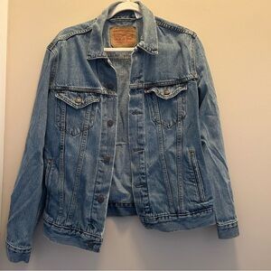 Vintage Levi's Medium Stonewash Trucker
Jacket L (72335)